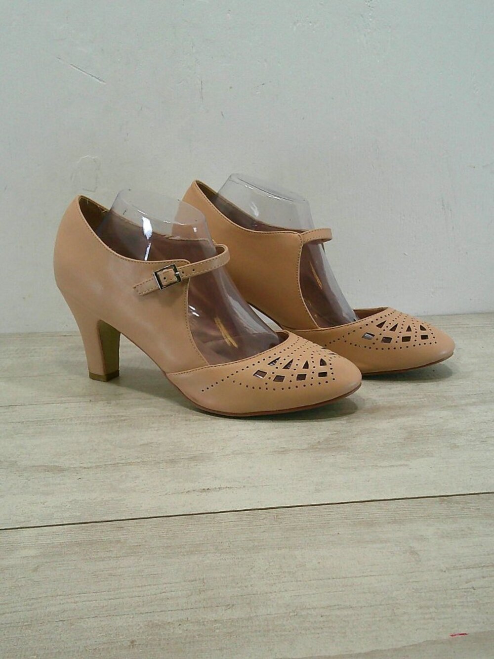 Journee Collection Elsa Retro Styled Mary Jane Pumps in Blush Nude Classic SZ 11 - Picture 10 of 13